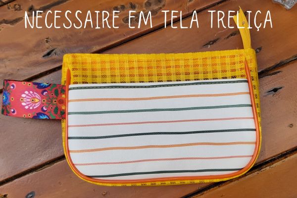 necessaire em tela treliça amarela